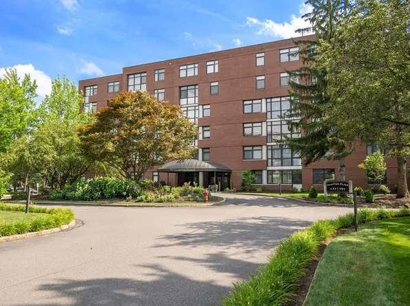 77 Florence St APT 301N, Newton, MA 02467
