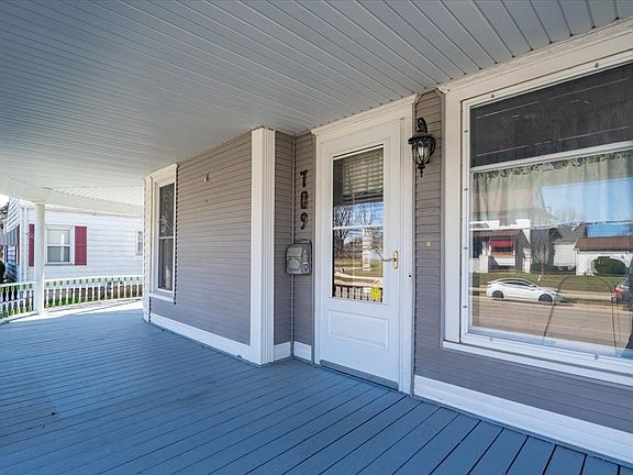 5th image of 709 N Center St