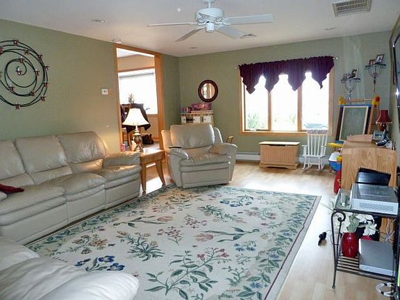 Family Room Alternate View