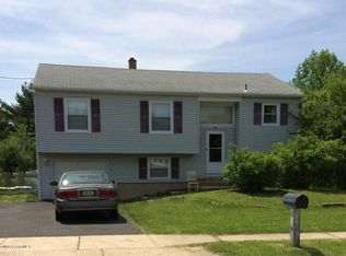 240 Powderhorn Dr, Lakewood, NJ 08701