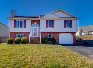 915 Harmon Cir, Roanoke, VA 24019