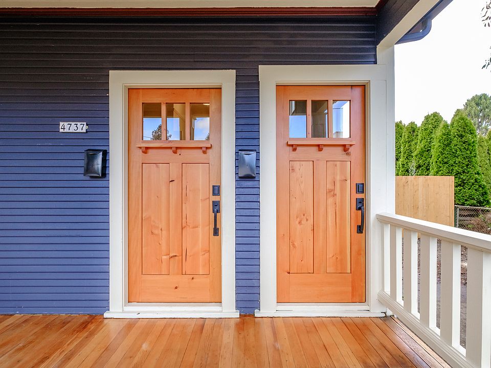 Unit #1 and Unit #2 front doors. Your unit (#2) is to the right.