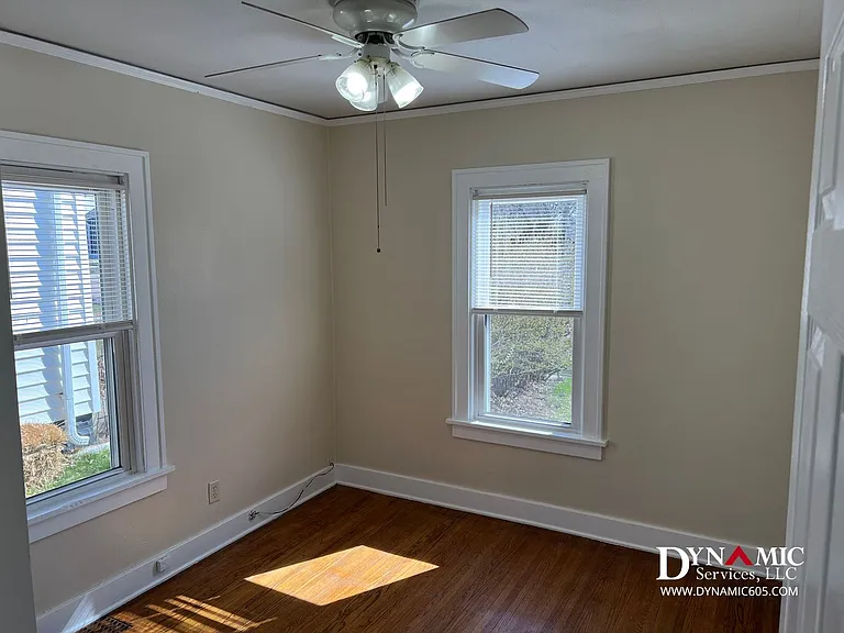 1917 S Duluth Ave — Photo 11