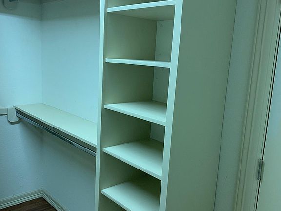 3rd image of 136 Willacy Ave #2