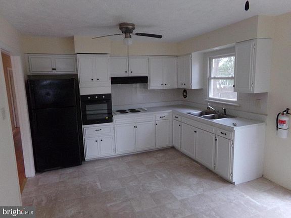 2nd image of 30 Apple Ave
