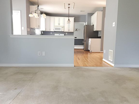 3rd image of 12424 Willow Falls Dr #1