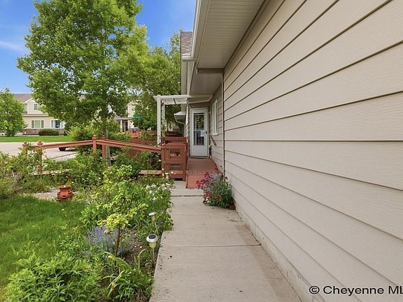 5th image of 3802 Village View Ln