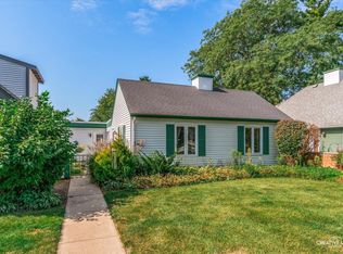 117 Boulder Hill Pass #117, Montgomery, IL 60538
