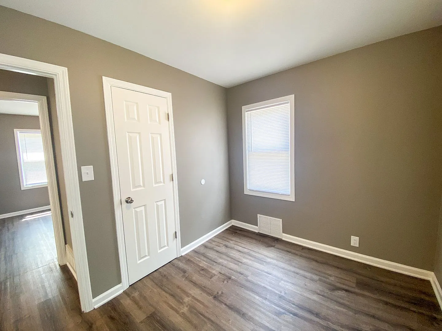 4 Bedroom Single Family — Photo 4