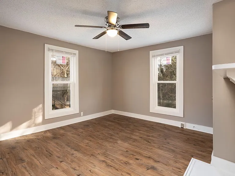 1012 Coulter St — Photo 11