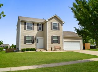 979 Singing Hills Dr, Volo, IL 60073