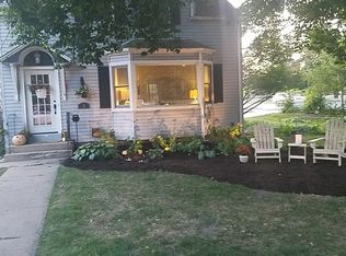 5 S Commonwealth Ave, Aurora, IL 60506