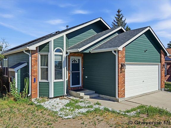 2nd image of 1530 Corral Pl