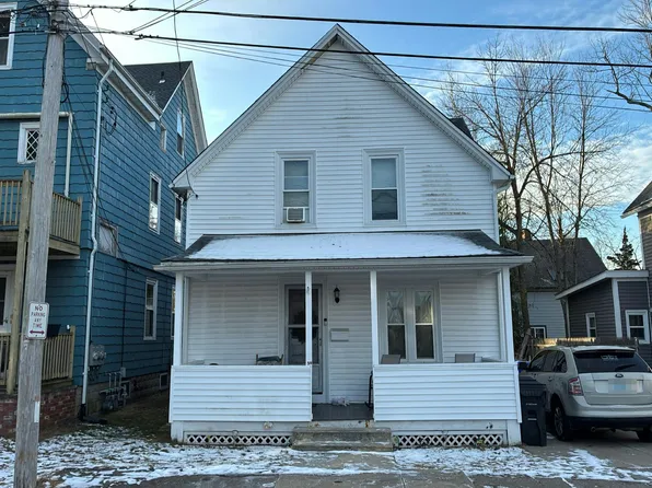 58 Oak Ave, Riverside, RI 02915