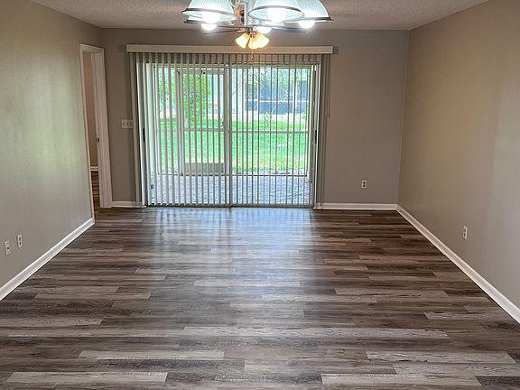 613SE13-living2_08172023