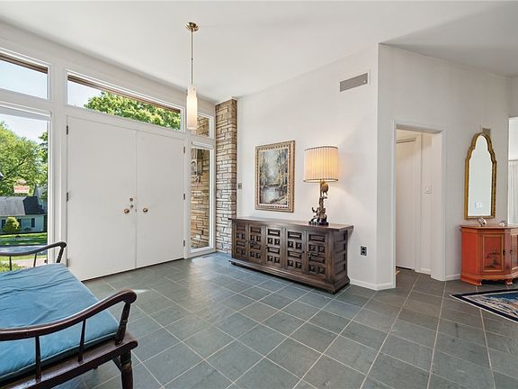 2nd image of 20 Cypress Ave