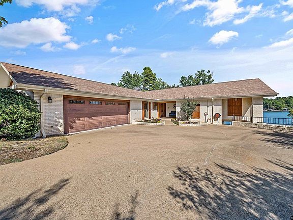 4th image of 1423 Lakeshore Dr
