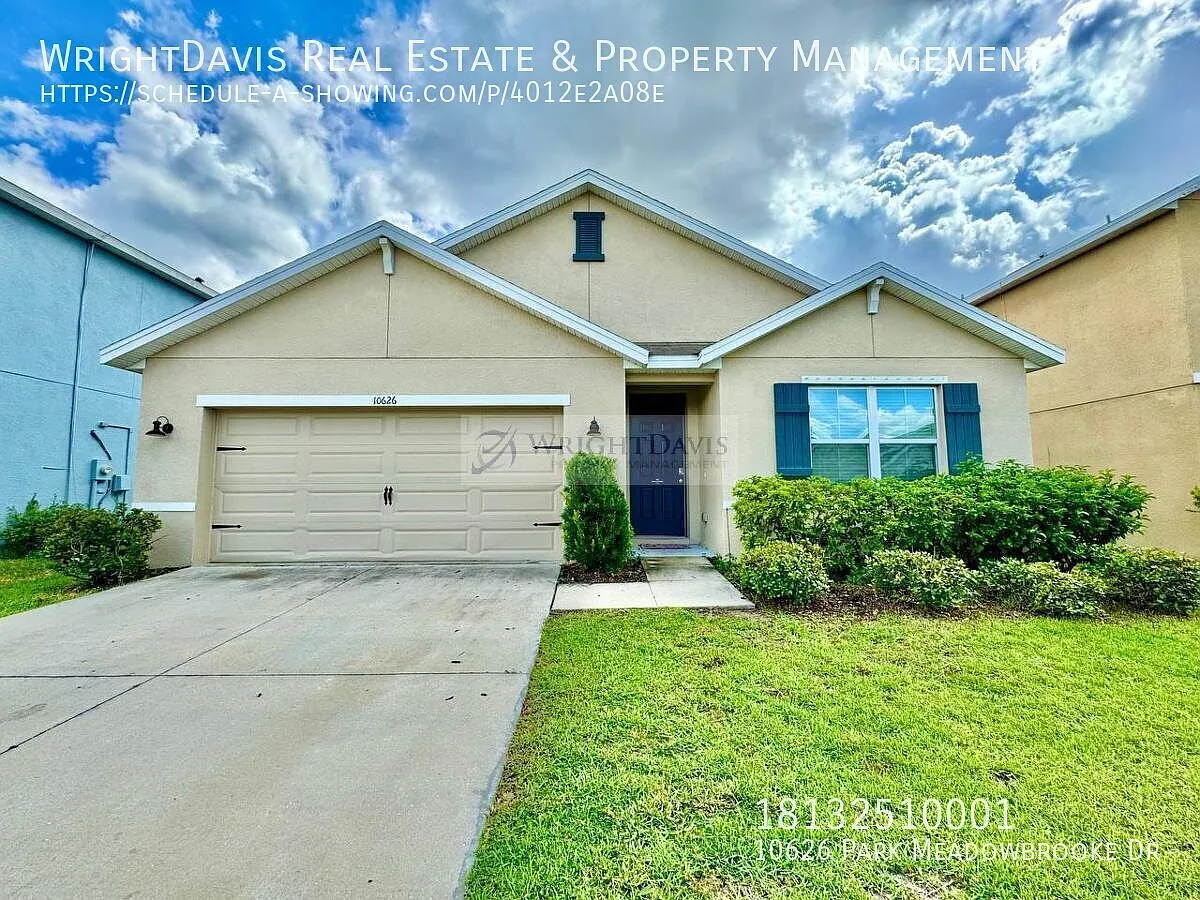 Spacious 4BR/2BA Riverview Home w/ Fenced Yard — Photo 1
