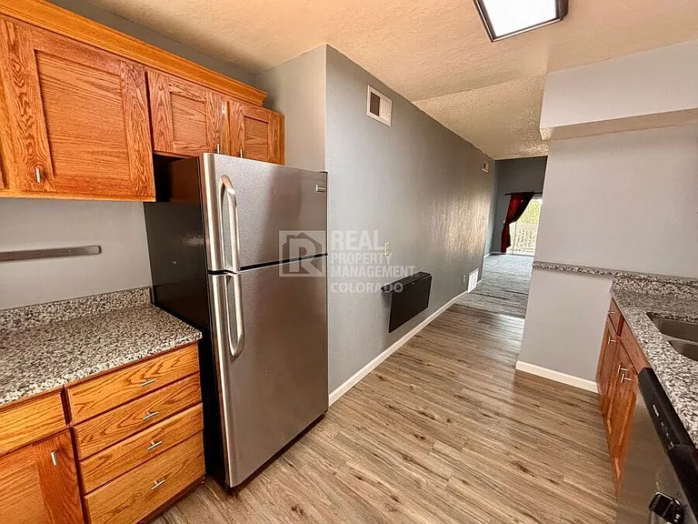 3440 Parkmoor Village Dr #V — Photo 7