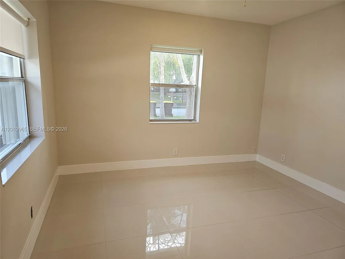 Photo 2 of 23 - 241 NE 1st Ter #1-2 - Dania Beach, FL Building Photo - 241 NE 1st Ter #1-2