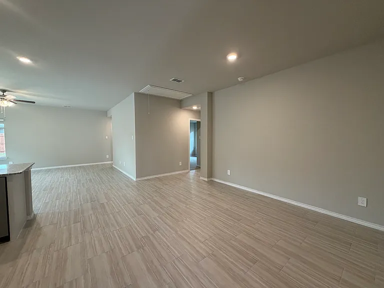 8433 Coffee Springs Dr — Photo 14