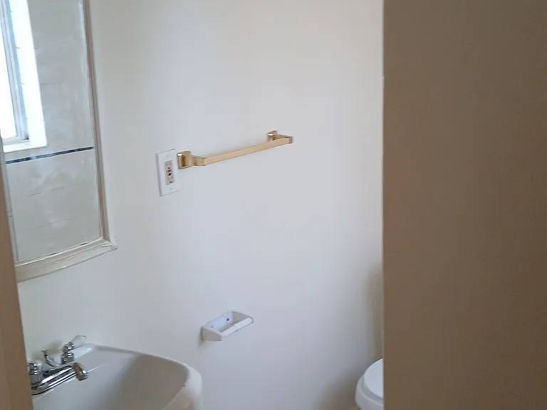 546 Cedar Ave #F — Photo 16