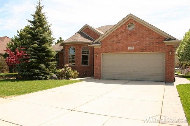 1st image of 36736 Orchard Lake Dr