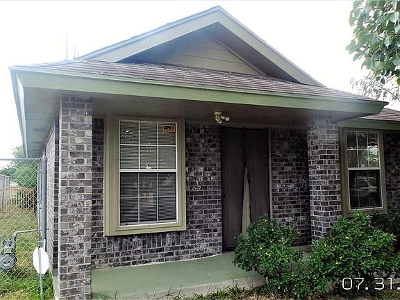 2nd image of 2816 El Encanto St