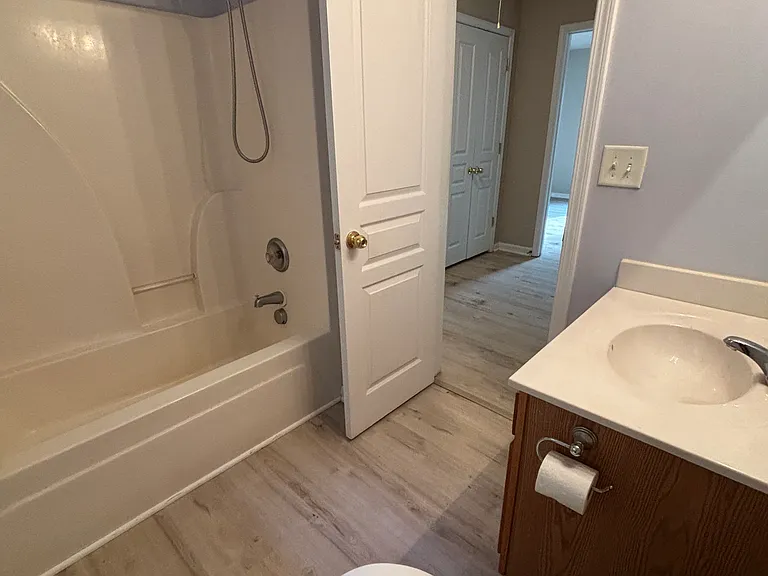 9159 Glenashley Dr — Photo 10