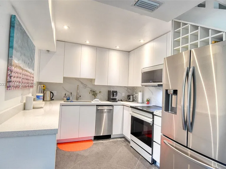 1428 West Ave #204 — Photo 3