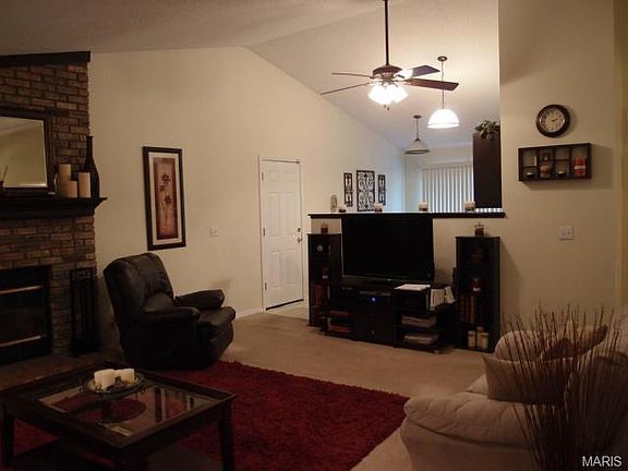3rd image of 2215 Central Parkway Dr