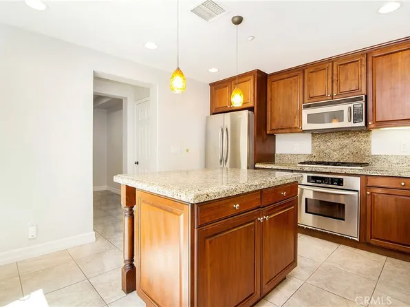 76 Orange Blossom Cir, Mission Viejo, CA 92694
