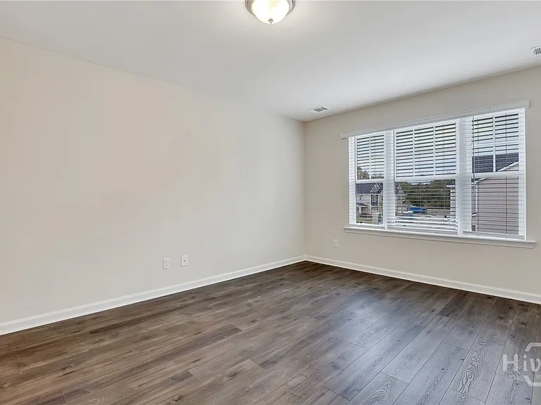 211 Vinesville Ct — Photo 27