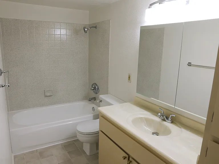 33941 Milton St — Photo 19
