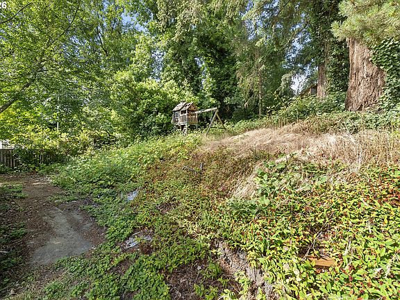 5th image of 1837 SE Jo Ct