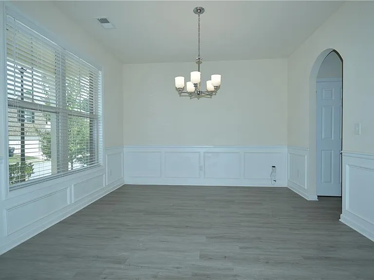 3094 Tofte Dr — Photo 3