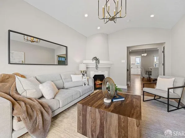 63 W Cavour St, Daly City, CA 94014