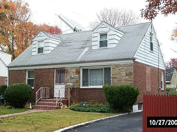 214 Lawrence Street, Uniondale, NY 11553