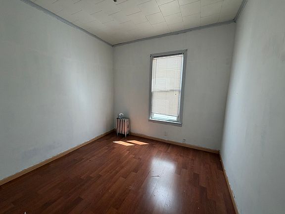 3rd image of 1858 Wallace Ave Floor 2