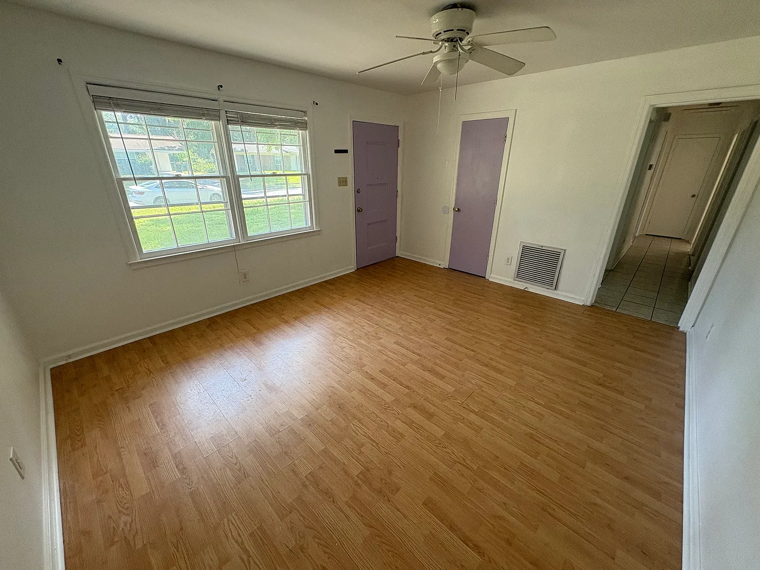 3 bed, 1.5 bath, 1480 sqft, $2,100 — Photo 2