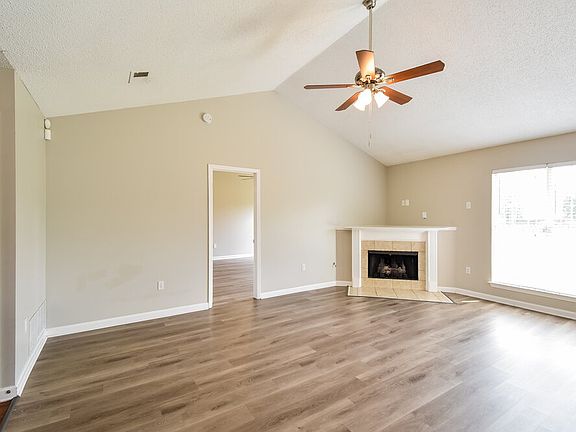 4th image of 8416 Berkley Dr