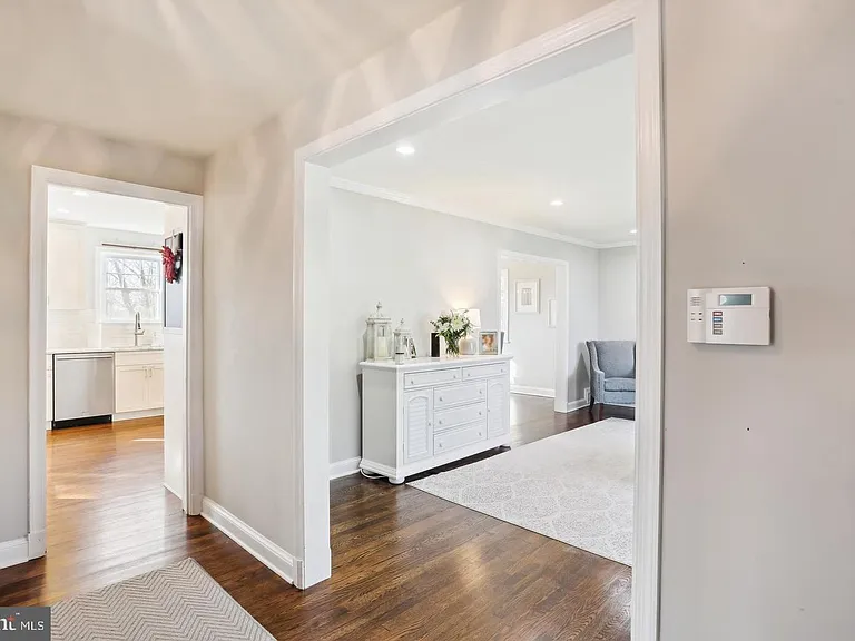 7832 Fulbright Ct — Photo 4