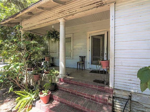 3rd image of 301 E Fern Ave