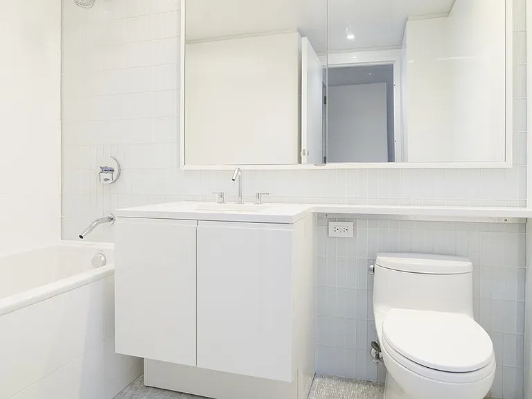 50 Riverside Blvd #6G — Photo 7