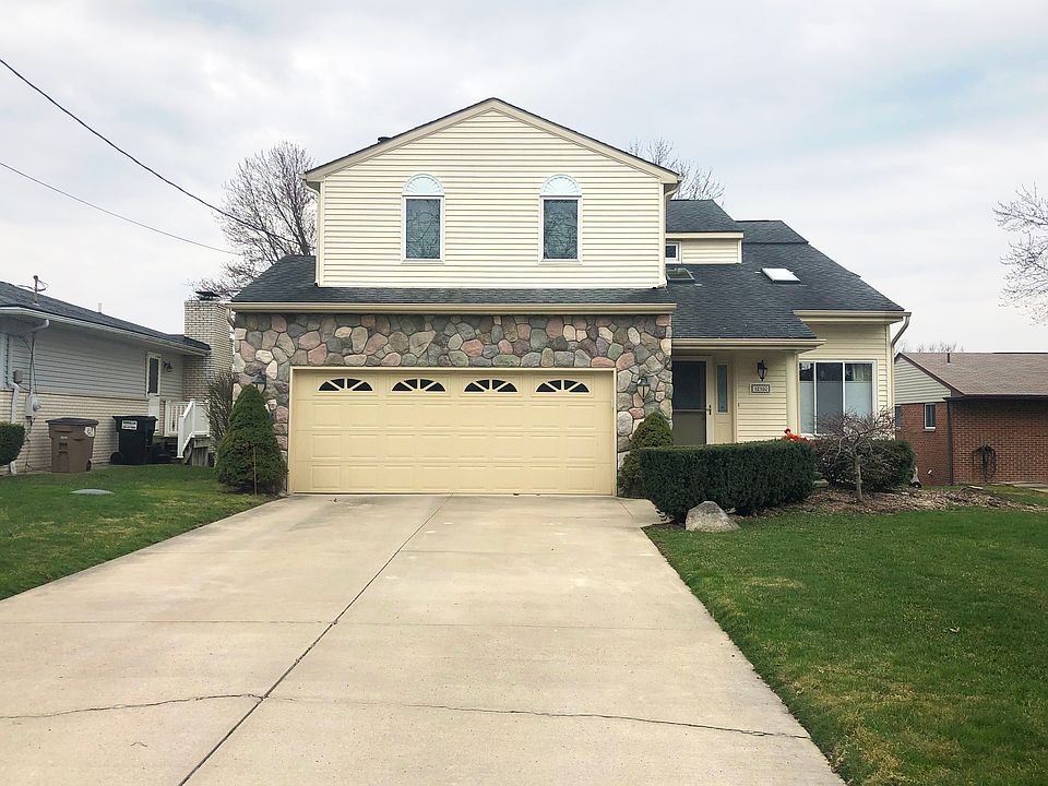 1st image of 12180 Della Dr