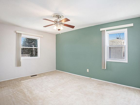 5th image of 6122 Canary Ave