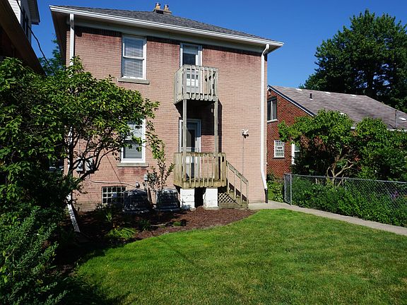 4th image of 894 Beaconsfield Ave APT 1