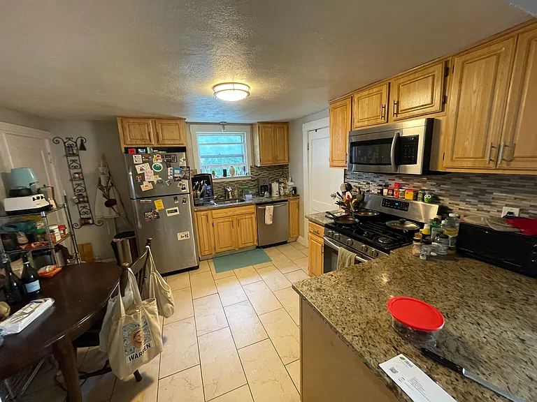 87 Easton St #1A — Photo 11