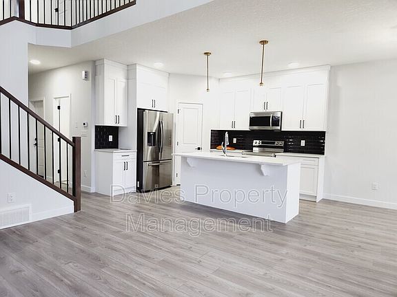 5th image of 1712 Erker Way NW
