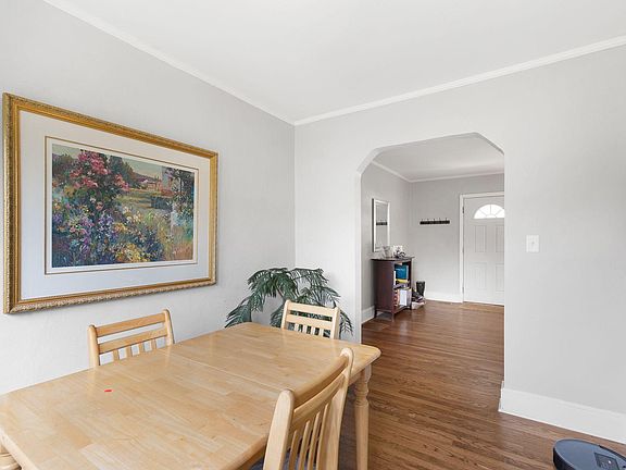 4th image of 135 Lynda Dr